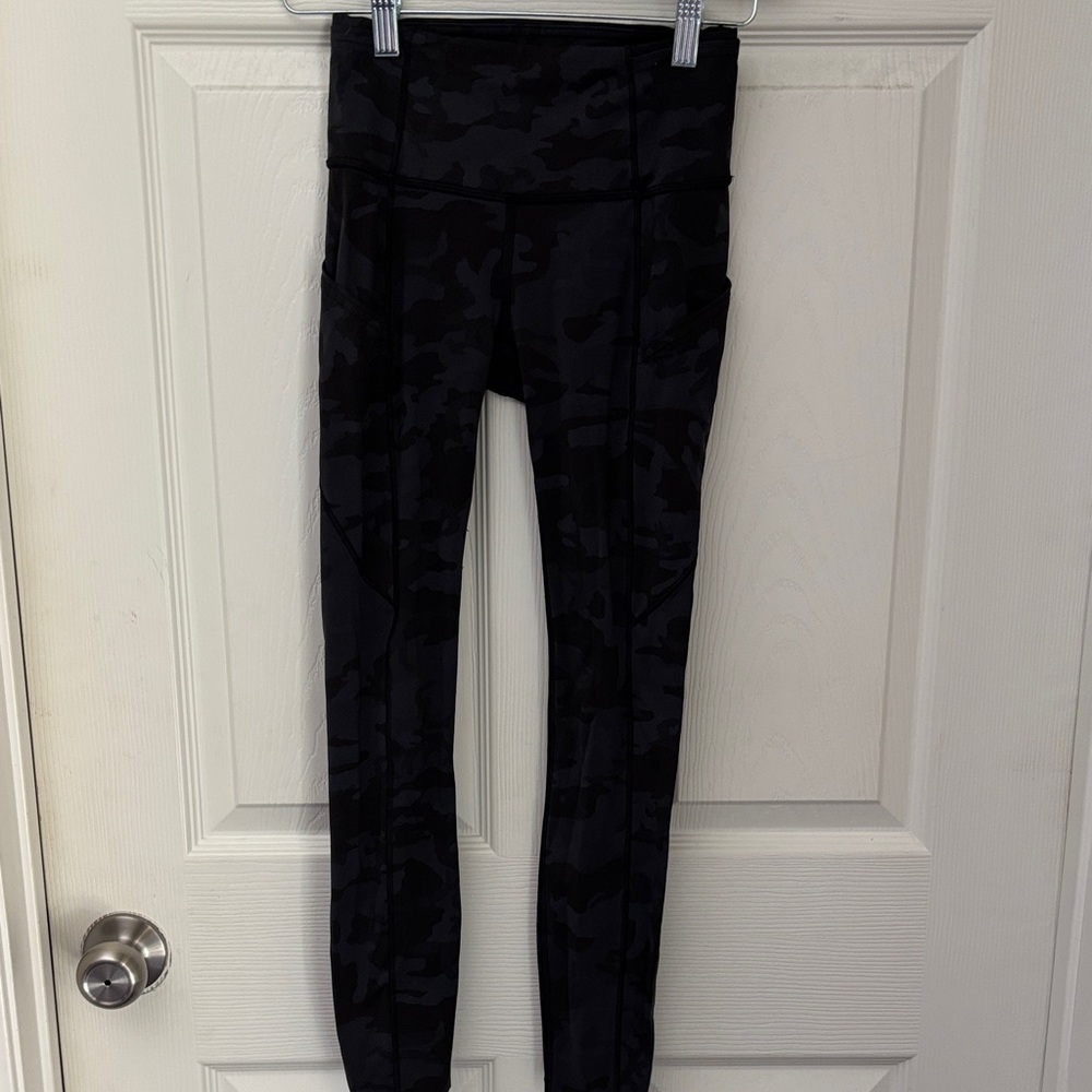 Lululemon Fast and Free Tight II 25" *Non-Reflective Nulux Size 2 Heritage Camo